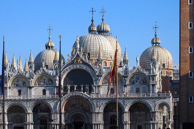 Venice's Best: Basilica, Doge's Palace, Gondola & History Gallery - A gondola ride with a changing route