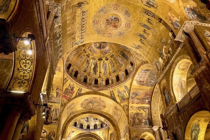 Venice Saint Mark's Basilica and gondola tour in the morning - St. Mark’s Basilica at 10:45 am