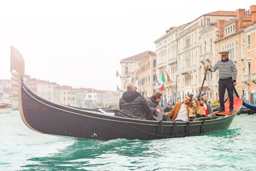 Venice: Shared Gondola Ride and Serenade - Key points to know before booking