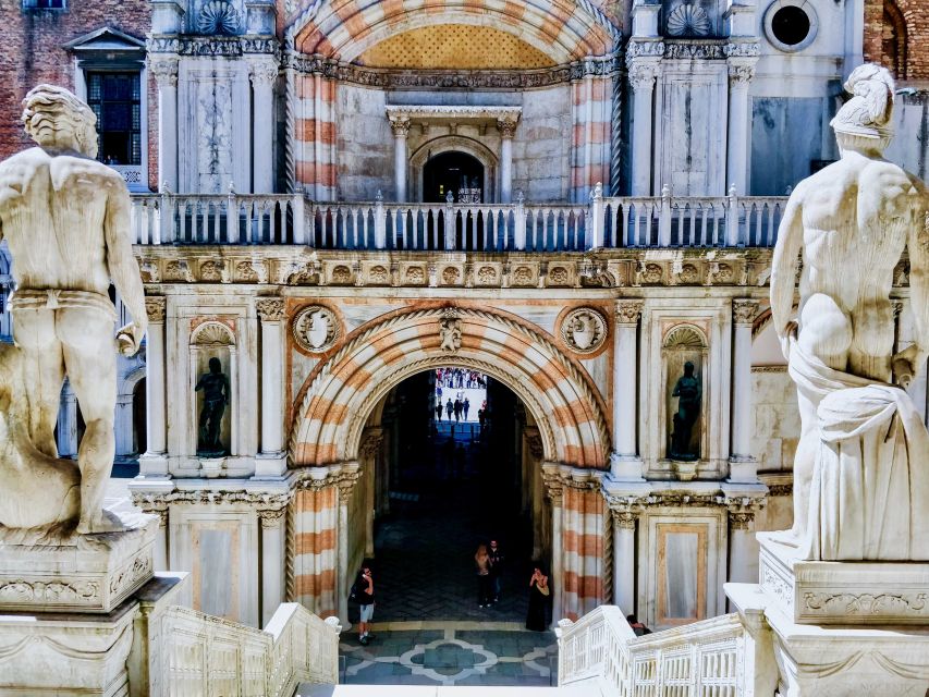 Venice: St Mark's Basilica, Doge's Palace, and Gondola Ride - Practical details that can change your day