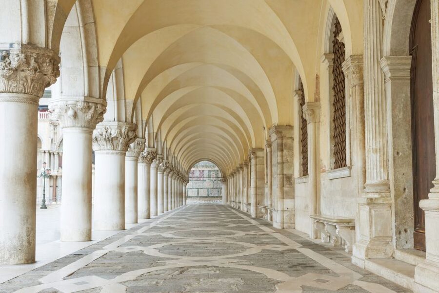 Venice: St. Mark's Basilica, Doge's Palace & Gondola Ride - Your 75-minute break between major sights