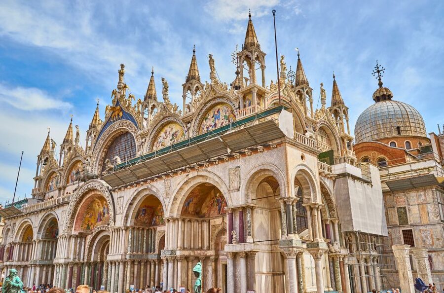 Venice: St. Mark's Basilica, Doge's Palace & Gondola Ride - The Express choice versus the full tour