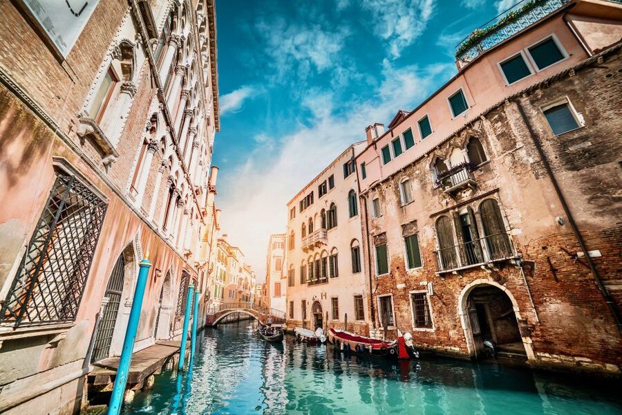Venice: St Mark's Basilica & Gondola in the afternoon - Language, group rhythm, and accessibility