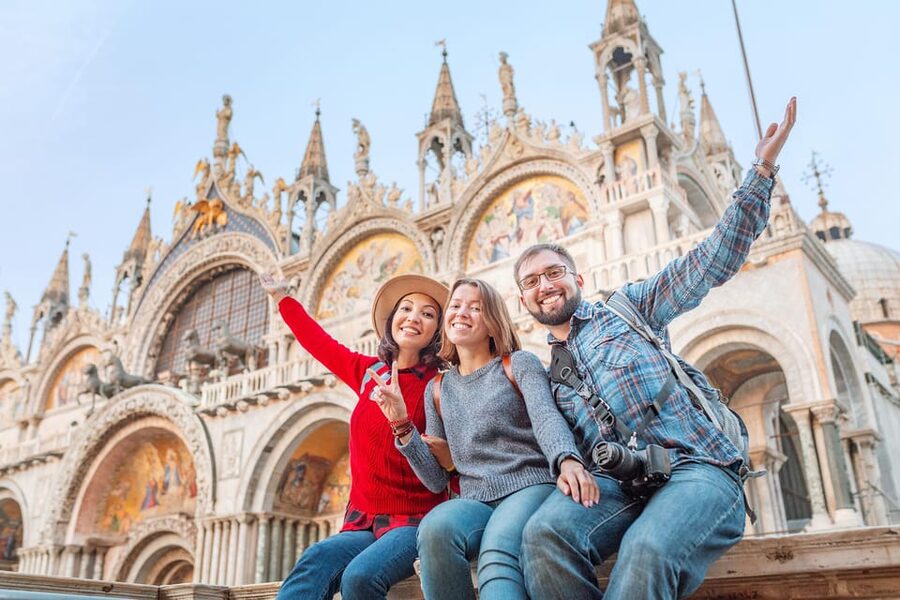 Venice: St. Mark's Basilica Guided Tour and Gondola Ride - Why reserved entry matters at St. Mark’s Basilica
