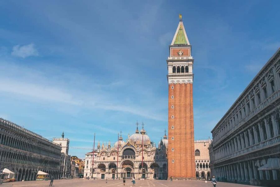 Venice: St. Mark's, Doge's Palace, Rialto, and Gondola Tour - Guides make the difference