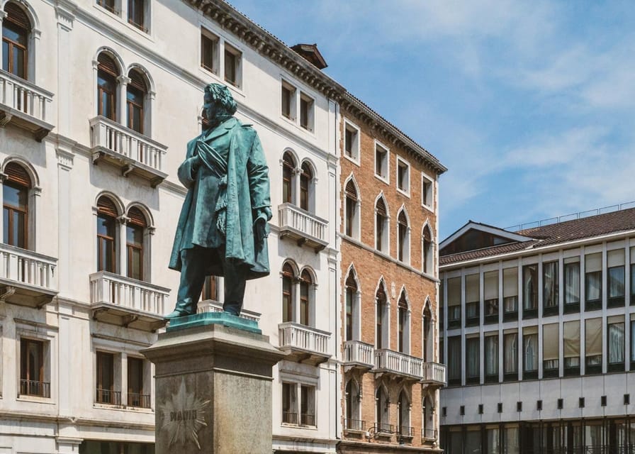 Venice: St Mark's Square & Rialto Walking Tour & Gondola - Who should book this Venice tour?