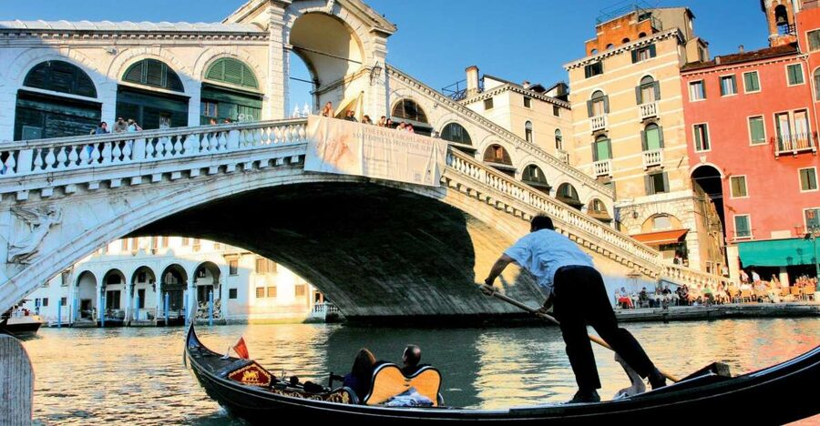 Venice: St. Mark's, Walking Tour and Gondola Combo - A smart way to see Venice in half a day
