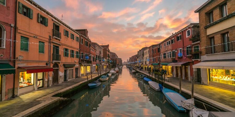 Venice: Sunset or Evening Gondola Tour - What to bring, and who should skip it