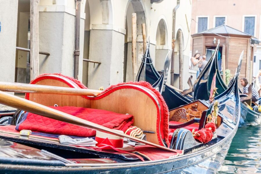 Venice: Traditional Shared Gondola Ride - When to book, and what to bring