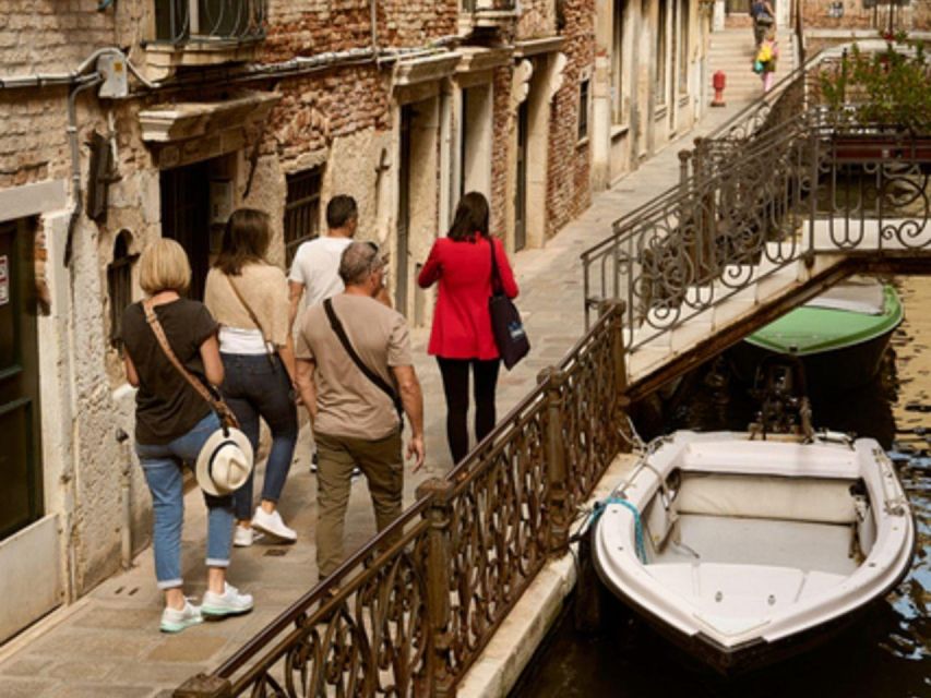 Venice: Vip Semi-Private Walking Tour with Gondola Ride - Key points at a glance