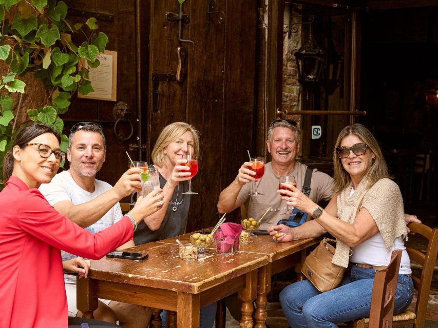 Venice: Vip Semi-Private Walking Tour with Gondola Ride - Castello and the quieter campi