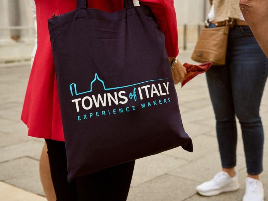 Venice: Vip Semi-Private Walking Tour with Gondola Ride - The 30-minute gondola ride