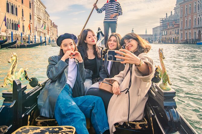 Venice Walking Tour and Gondola Ride - Guide quality and language options