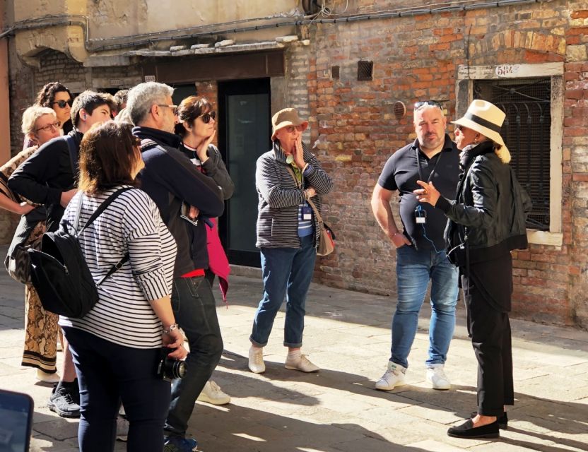 Venice Walking Tour and Gondola Ride Combo - La Fenice and the Basilica della Salute