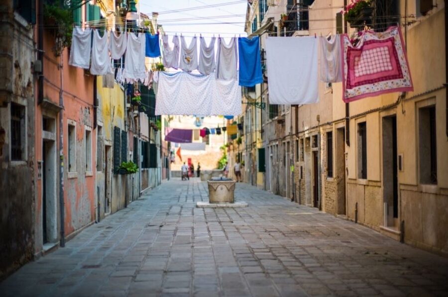Venice: Walking Tour & Gondola Ride - Practical tips for a smoother outing
