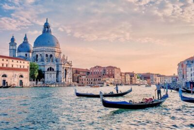 Walking Tour & Gondola Ride