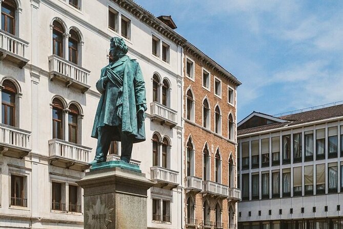 Venice Walking Tour with Gondola Ride Experience - What the 30-minute gondola ride is really like