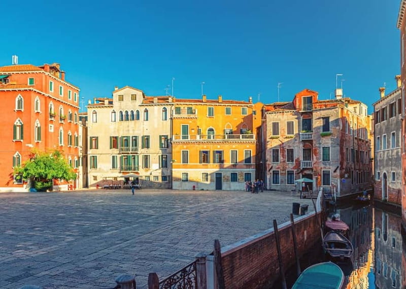 Venice: Winter Walking Tour & Romantic Gondola Ride Upgrade - Rialto Bridge and the Grand Canal viewpoint