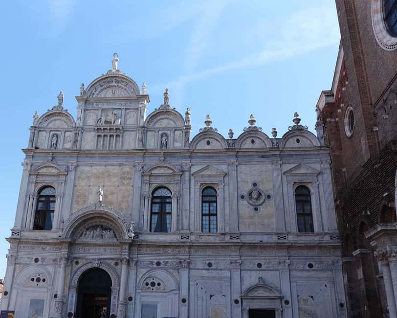 Venice: Winter Walking Tour & Romantic Gondola Ride Upgrade - Seeing old Venice through virtual reality
