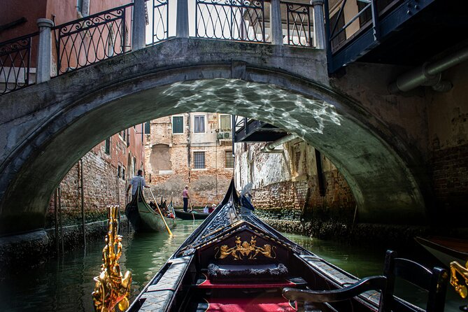 Walking Tour in Venice and Gondola Ride - What this Venice tour really offers