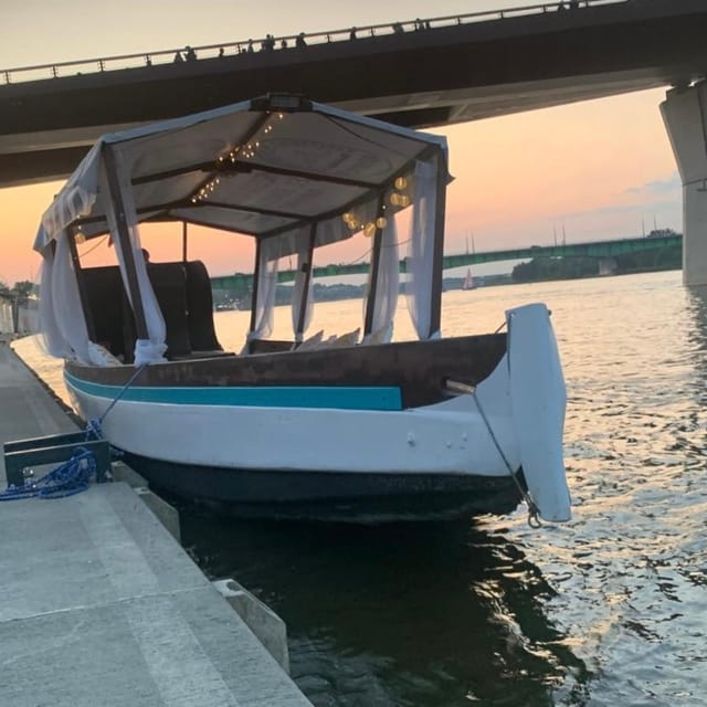 Warsaw: Scenic Cruise by Gondola on the Vistula River - Settling Into the 11-Seat Gondola