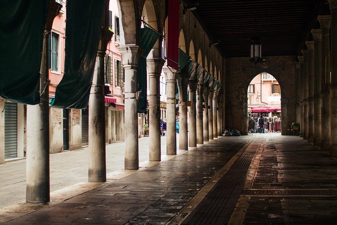 Welcome to Venice Group Tour St. Mark's Basilica & Gondola Ride - Meeting point, timing, and what to carry