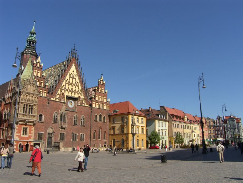 Wrocław: city walk with a professional guide and cruise - The old butchers’ street and its unusual memorial