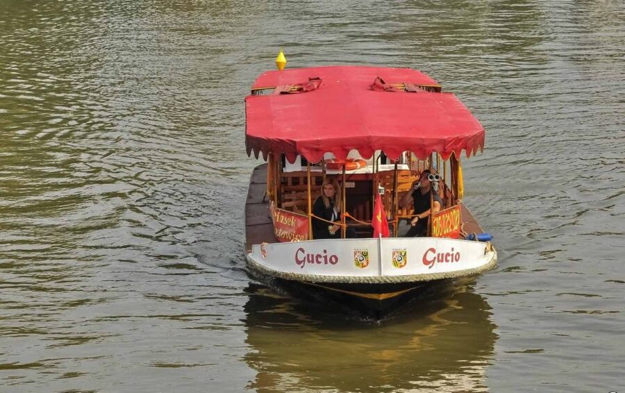 Wrocław: city walk with a professional guide and cruise - From Przystań Kardynalska to the Oder
