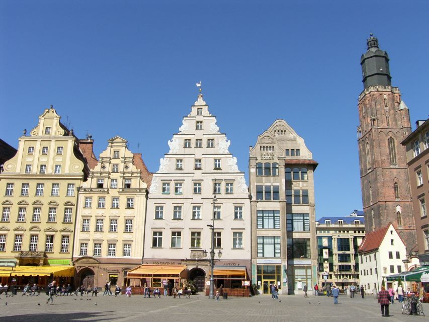 Wroclaw: Old City Walk and Cruise with Small Gondola - Booking details that affect your day